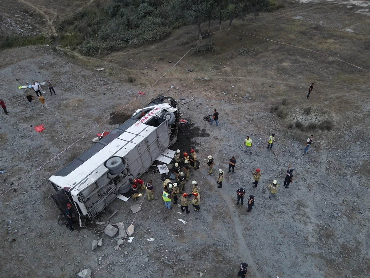 Eyüpsultan Kemerburgaz\'da Servis Otobüsü Kazası: 27 İşçi Yaralandı