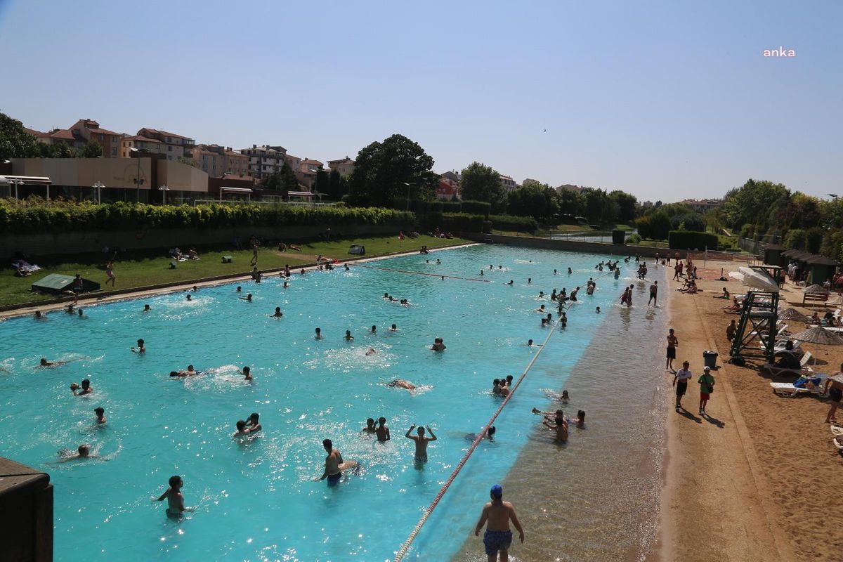 Eskişehir Kentpark Yapay Plajı Ziyaretçi Akınına Uğruyor
