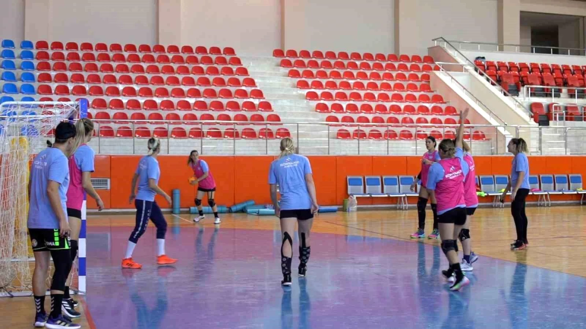 Konyaaltı Belediye SK Kadın Hentbol Takımı, yeni sezon ikinci etap hazırlık kampını tamamladı
