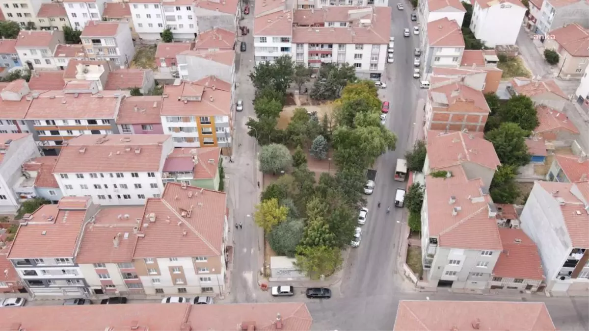 Odunpazarı Belediyesi Memiş Dede Parkı\'nda Yenileme Çalışmalarına Devam Ediyor