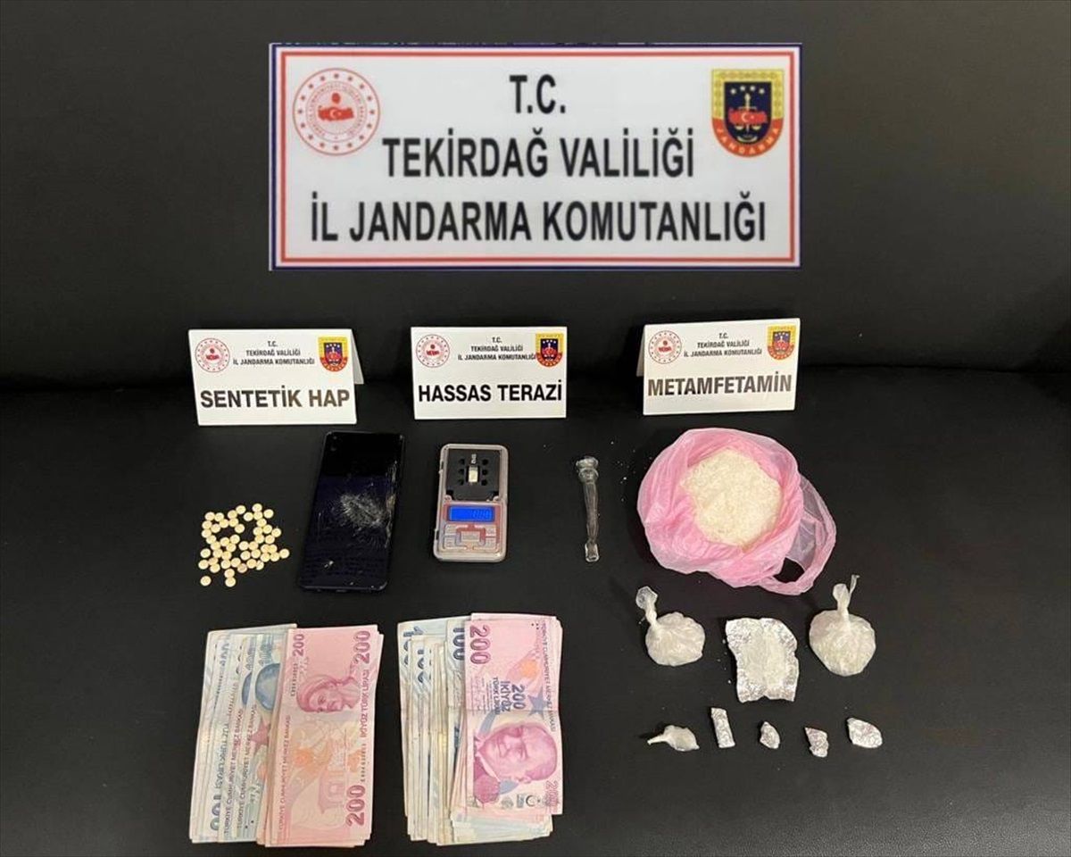Tekirdağ\'da Uyuşturucu Ticareti Yapan 3 Zanlı Gözaltına Alındı