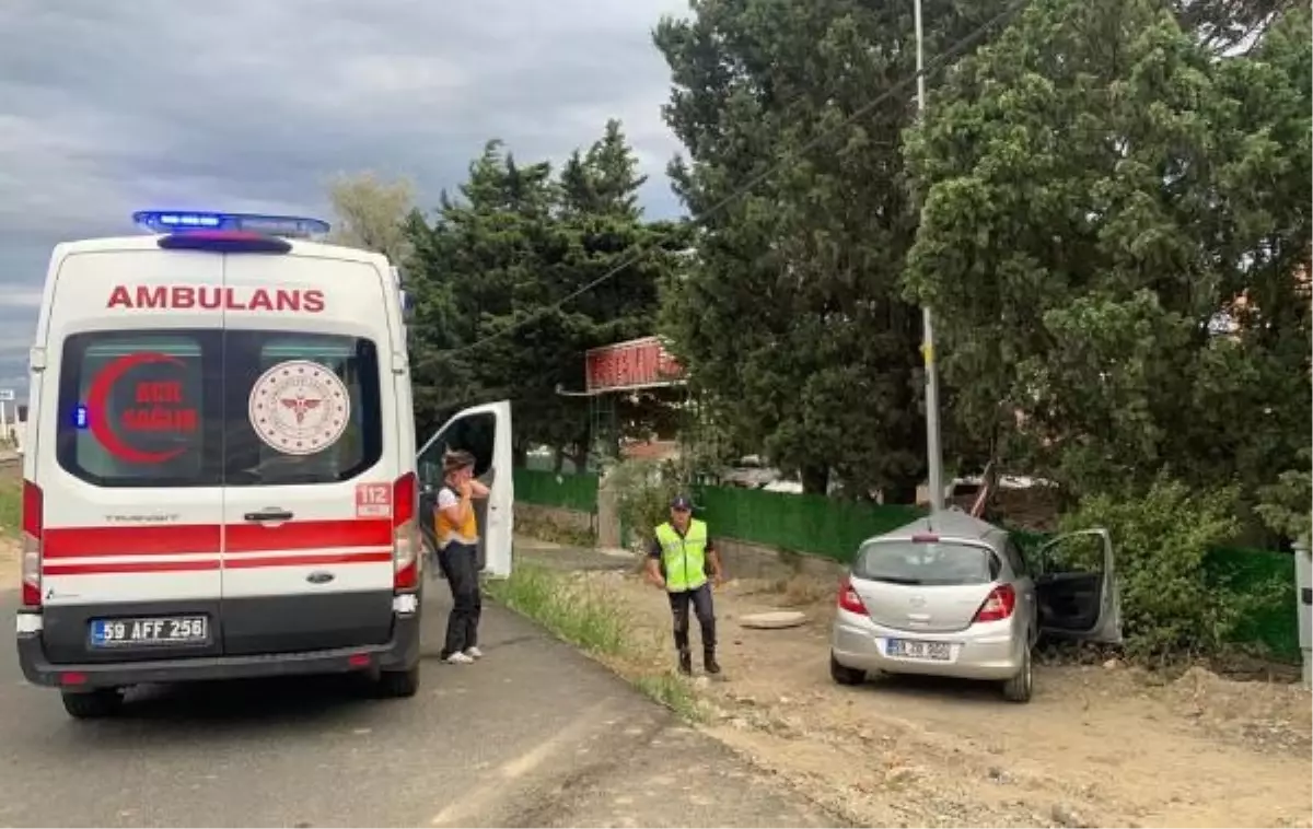 Tekirdağ\'da otobüs ile otomobil çarpıştı: 1 ölü, 2 yaralı