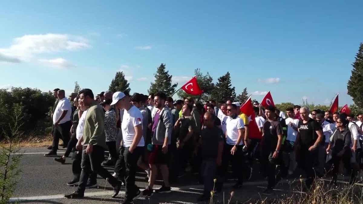 Zafer Partisi, Atatürk ve Çanakkale şehitlerini anmak için Zafer Yürüyüşü düzenledi