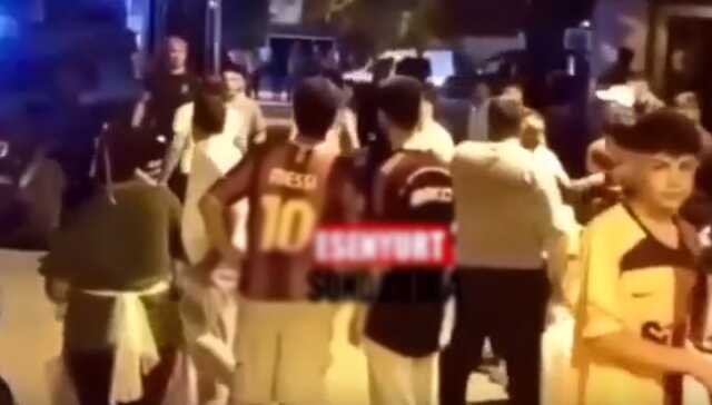 Yine Esenyurt! Yaşlı adamın hamile kadını taciz ettiği iddiası ilçeyi ayağa kaldırdı Yine Esenyurt! Yaşlı adamın hamile kadını taciz ettiği iddiası ilçeyi ayağa kaldırdı