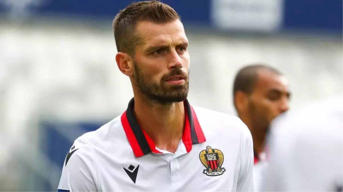 Konyaspor, 10 gün önce kadrosuna kattığı Morgan Schneiderlin\'in sözleşmesini feshetti