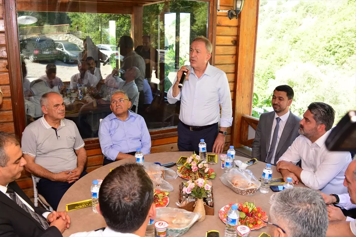 AK Parti Kayseri Milletvekili Hulusi Akar, Yahyalı'da muhtarlarla bir araya geldi
