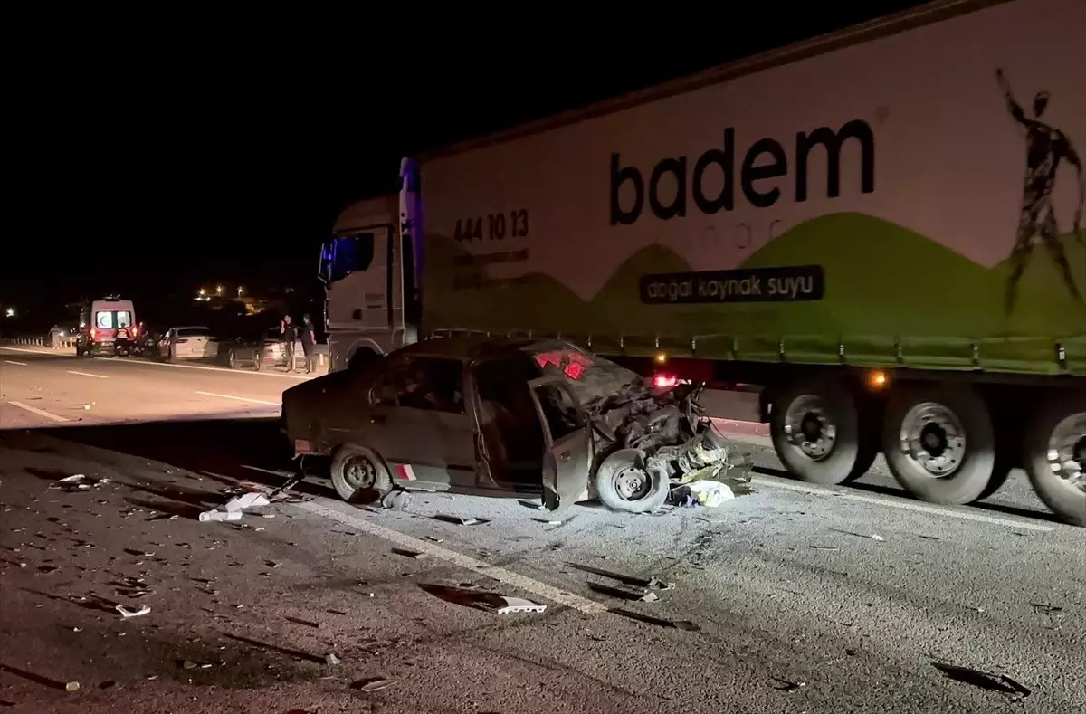 Aksaray\'da Zincirleme Trafik Kazası: 1 Ölü, 12 Yaralı