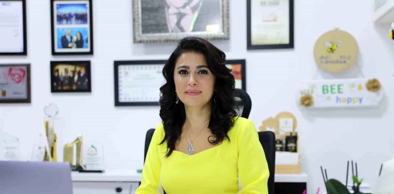 Dr. Aslı Elif Tanuğur Samancı, Türkiye\'de İlk Kez Ürettiği Patentli Saf Anadolu Propolisi ile Ödüle Layık Görüldü