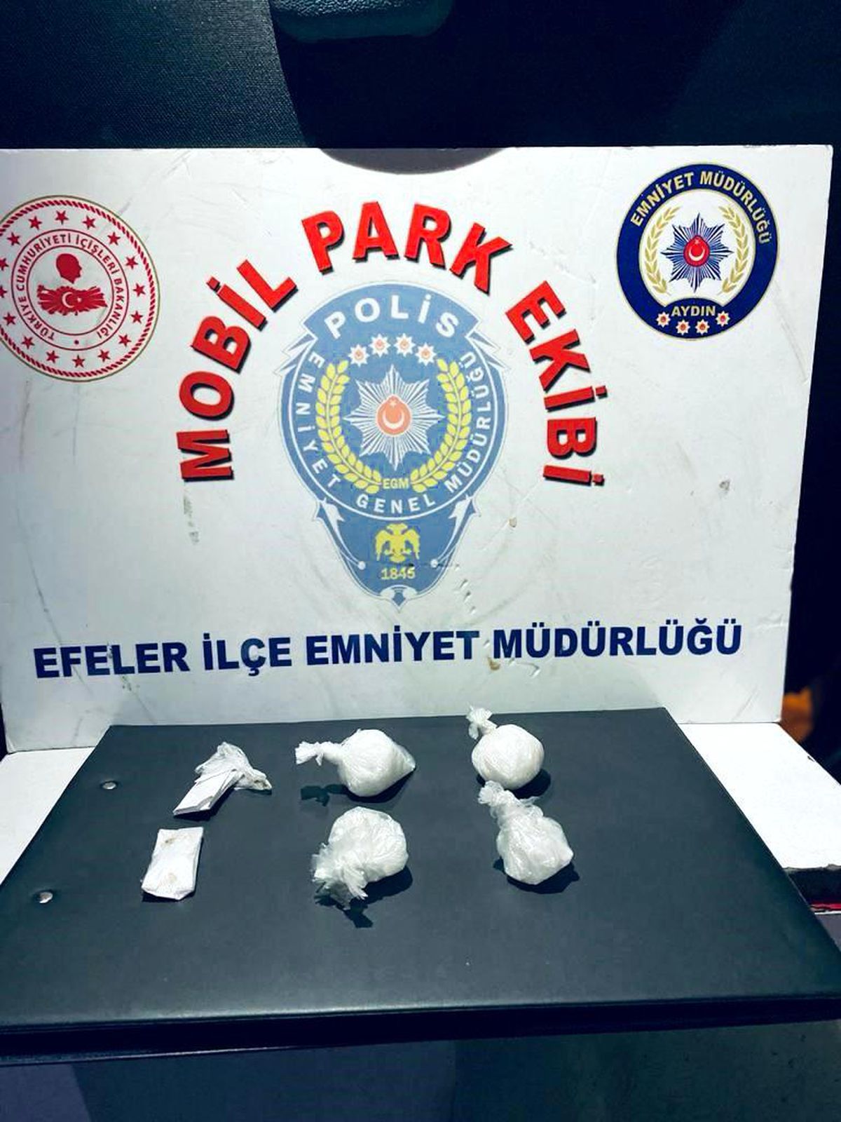 Aydın\'da Uyuşturucu ve Bandrolsüz Sigara Operasyonu