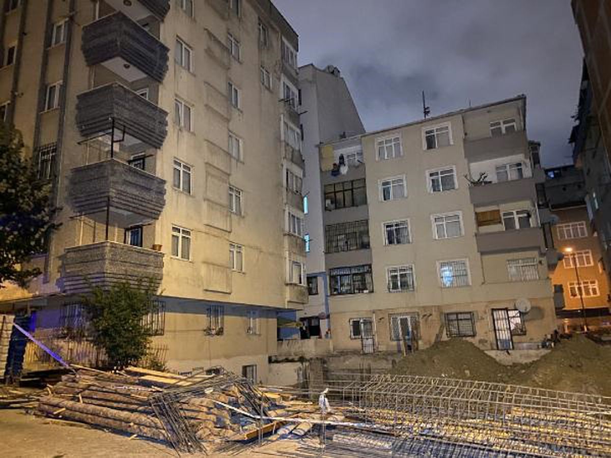 Bahçelievler\'de Temel Kazısı Sırasında Bina Hasar Aldı