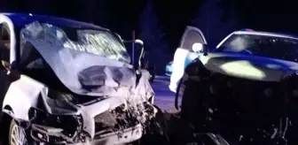 Burdur'da Otomobil Çarpışması: 1 Ölü, 2 Yaralı