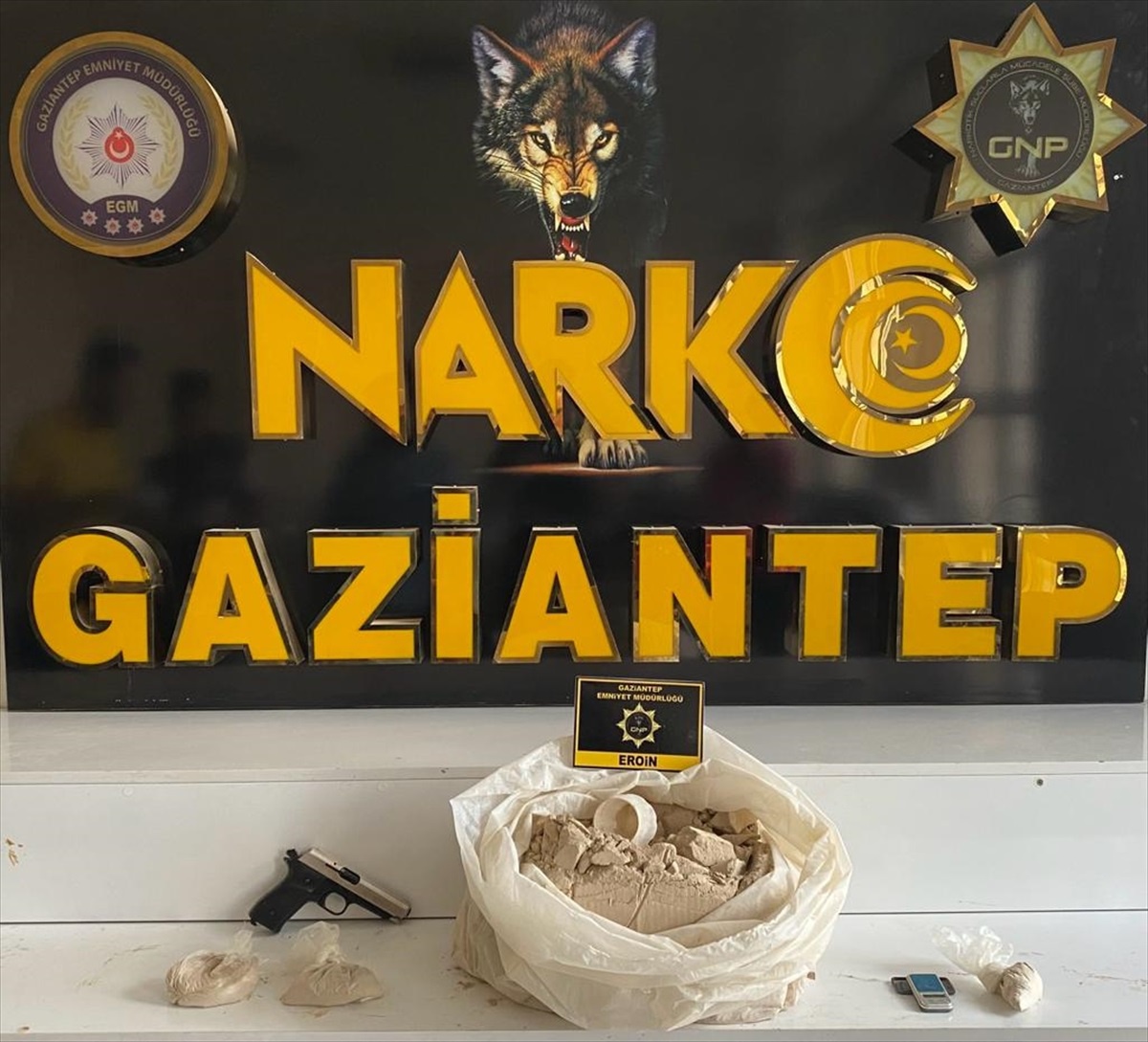 Gaziantep\'te 11 kilo 100 gram eroin ele geçirildi, 2 şüpheli tutuklandı