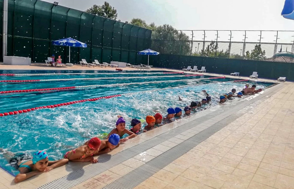 Karacabey Belediyesi Spor Tesislerine Yoğun İlgi