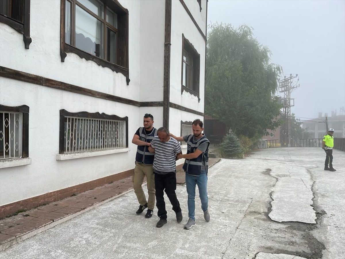 Kastamonu\'da Eşini ve Polisleri Yaralayan Zanlı Tutuklandı