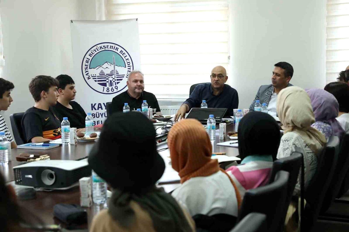Kayseri Büyükşehir Belediyesi Matematik Kampı\'na Ziyaret