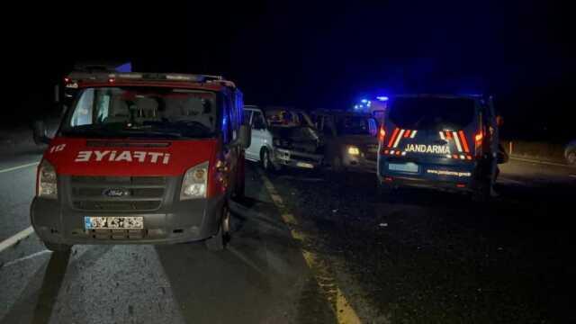 Kaza yapanların yardımına gidenlerin arasına başka bir araç daldı! 3 kişi öldü, 7 kişi yaralandı Kaza yapanların yardımına gidenlerin arasına başka bir araç daldı! 3 kişi öldü, 7 kişi yaralandı