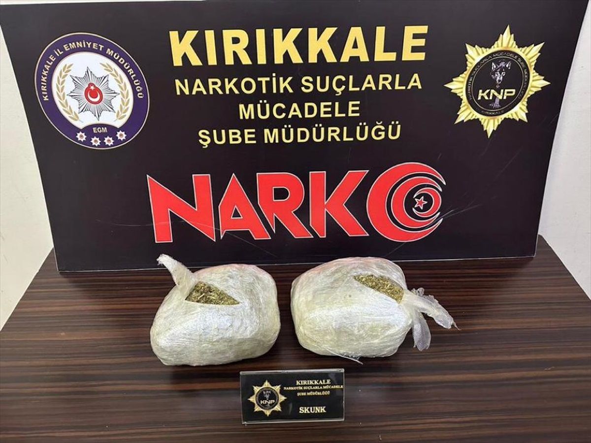 Kırıkkale\'de Kargo Aracında Uyuşturucu Ele Geçirildi, 2 Şüpheli Tutuklandı
