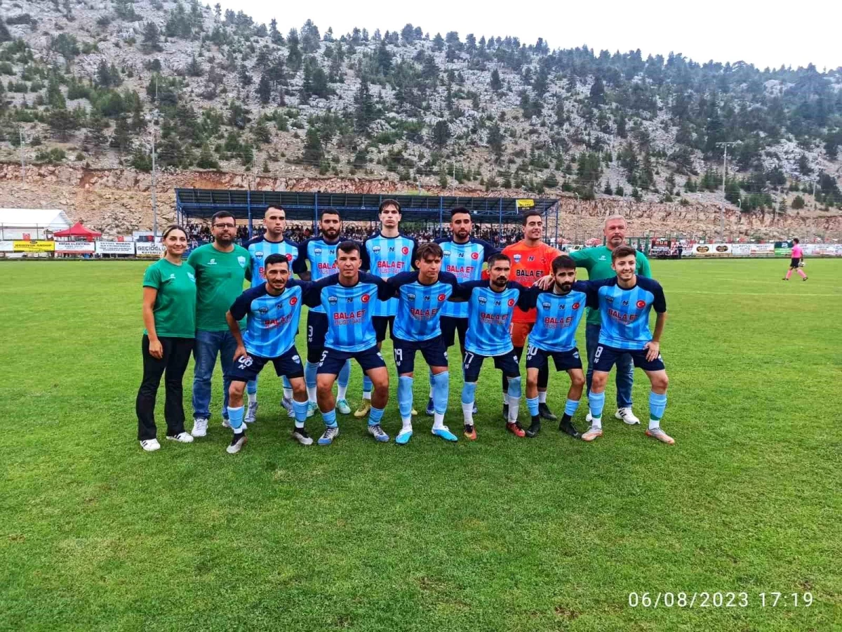 Geleneksel Kızıldağ Yaylası Köylerarası Futbol Turnuvası\'nda Yarı Final Heyecanı