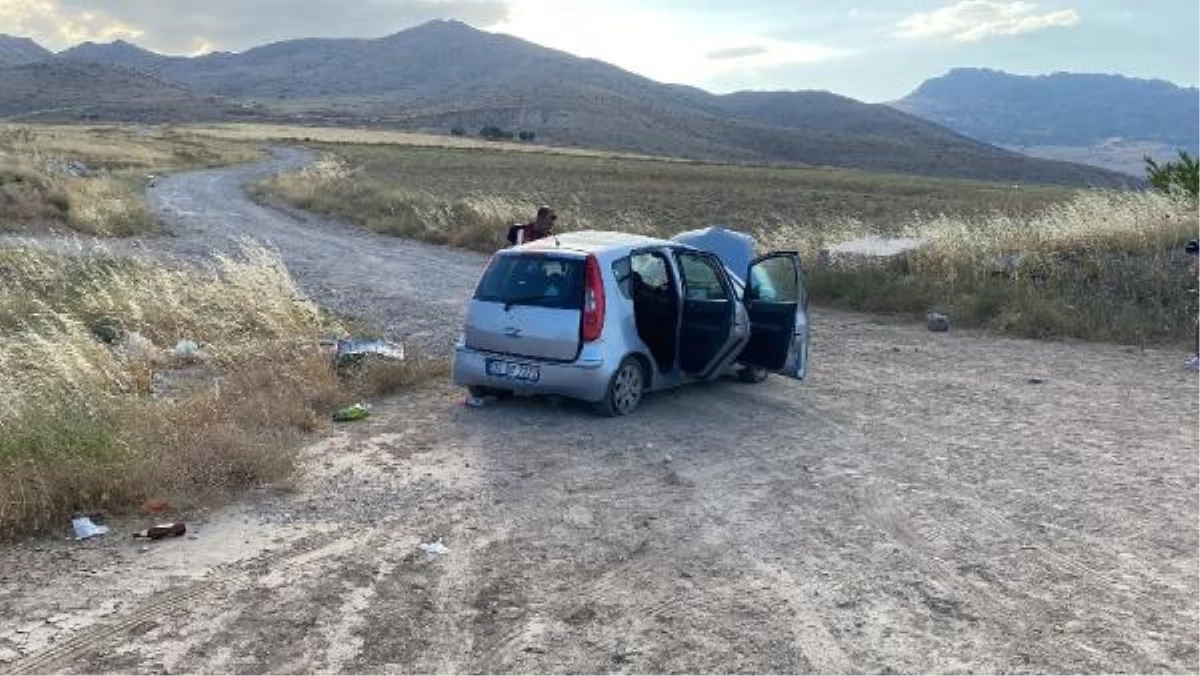 Konya\'da Otomobil Kazasında 2 Kişi Hayatını Kaybetti, 1 Kişi Yaralandı