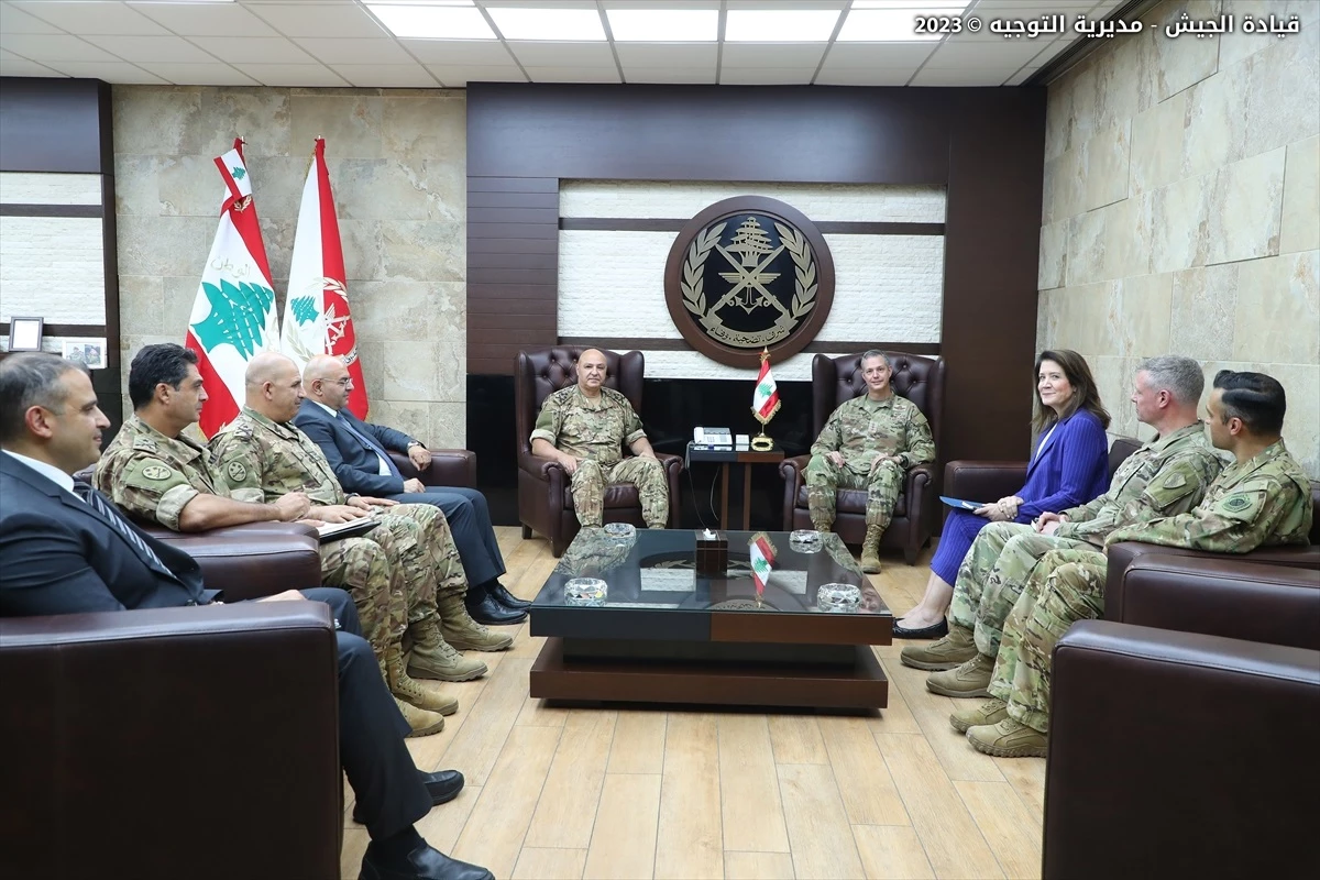 Lübnan Genelkurmay Başkanı, ABD Merkez Kuvvetler Komutanı ile askeri ilişkileri ele aldı