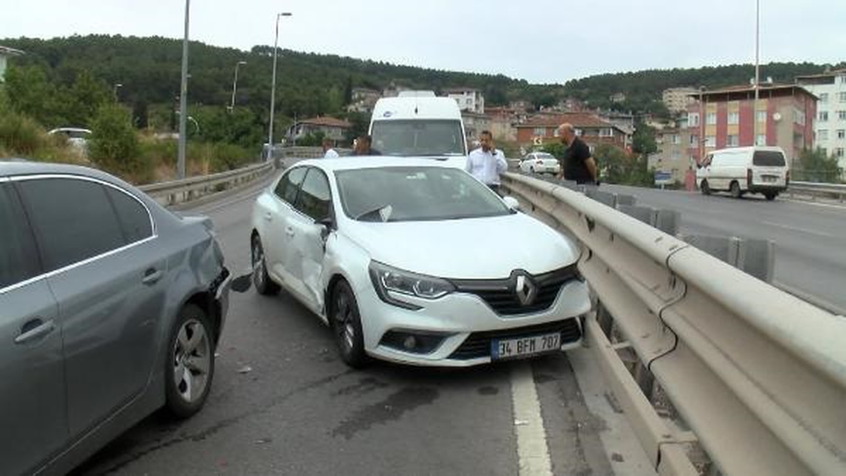 Maltepe\'de 16 aracın karıştığı zincirleme kaza: 5 yaralı