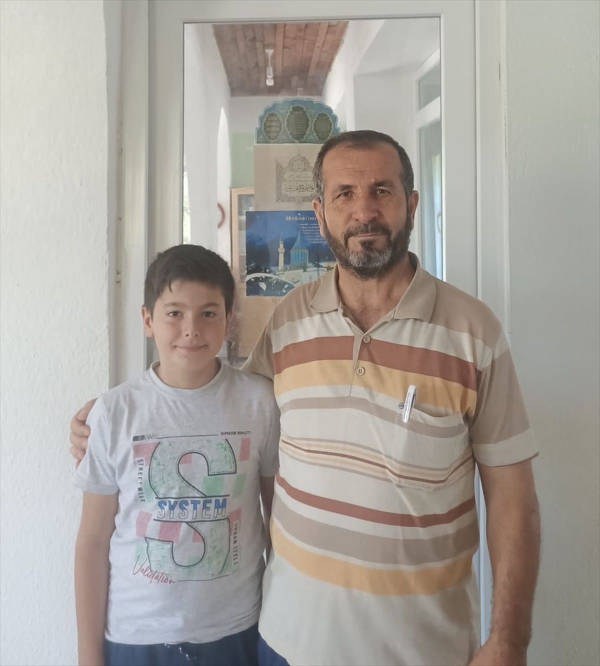 Fethiye\'de öğrenci, bulduğu cüzdanı sahibine teslim etti