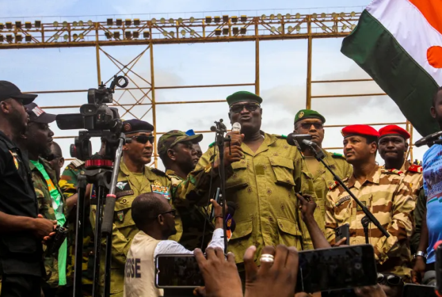 Nijer'de yönetime el koyan askeri cunta 21 bakanın yer aldığı yeni kabineyi açıkladı