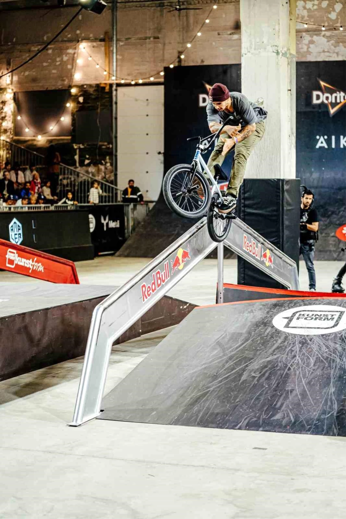 Red Bull Bike Your Side: İstanbul Boğazı\'nda BMX Yarışı