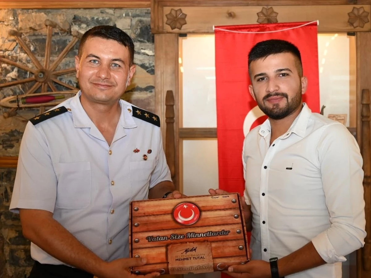Seydişehir Belediye Başkanı Mehmet Tutal, askere gidecek gençlerle yemekte buluştu
