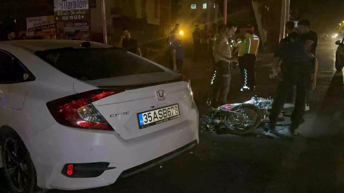 Şanlıurfa\'da Motosiklet ile Otomobil Çarpıştı: 2 Yaralı