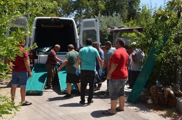 Mahallenin örnek çifti evlerinin bahçesinde ölü bulundu! 0lanları duyan komşular inanamıyor Mahallenin örnek çifti evlerinin bahçesinde ölü bulundu! 0lanları duyan komşular inanamıyor