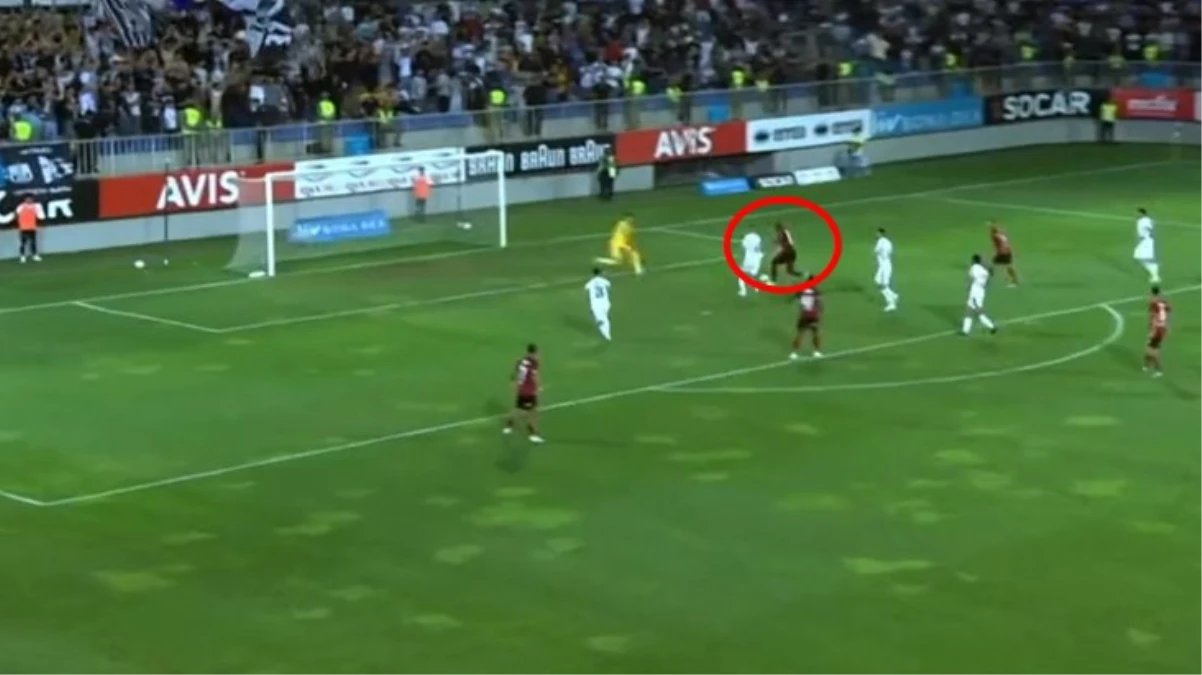 Beşiktaş\'ın Neftçi maçında Aboubakar\'dan şık gol