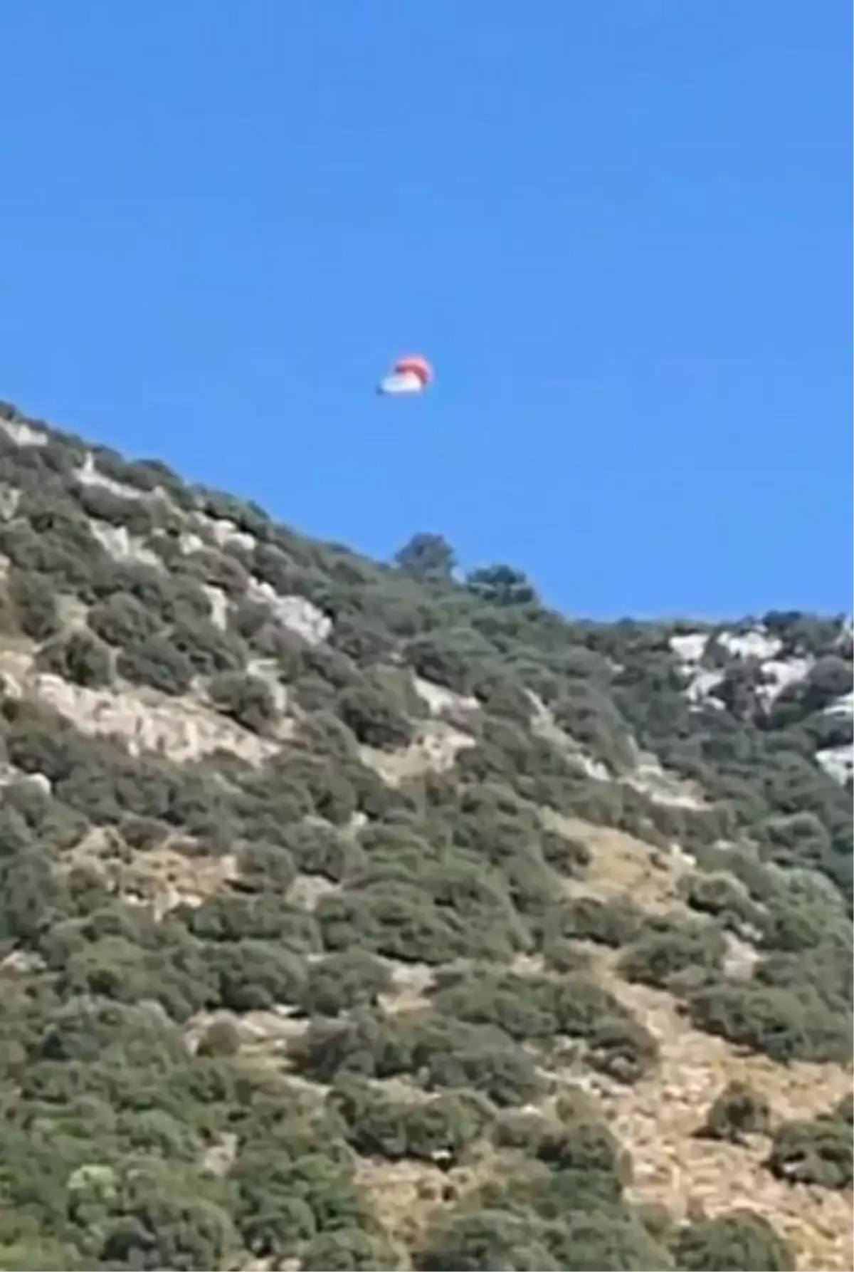 Babadağ\'da Paraşüt Kazası: Pilot Yedek Paraşüt ile Kurtuldu