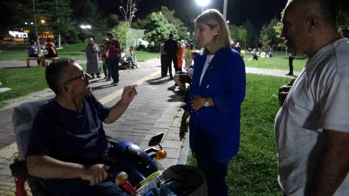 Malatya\'da deprem sonrası park ve bahçelerde kalan vatandaşlar için sosyal tesisler hizmete açıldı
