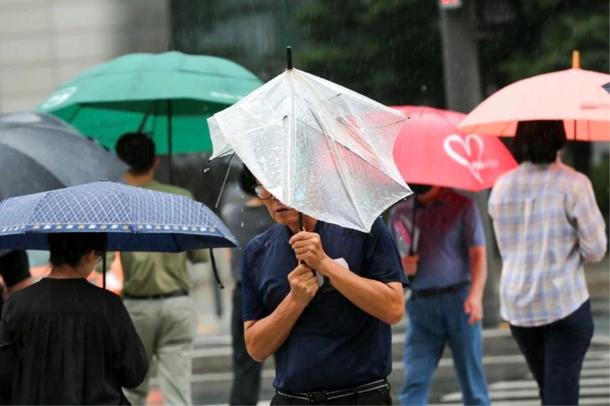 Güney Kore\'de Khanun Tayfunu Şiddetli Yağışlara Yol Açtı