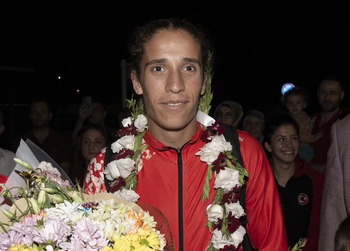 Avrupa Şampiyonu Dilek Koçak Erzurum\'da Coşkuyla Karşılandı
