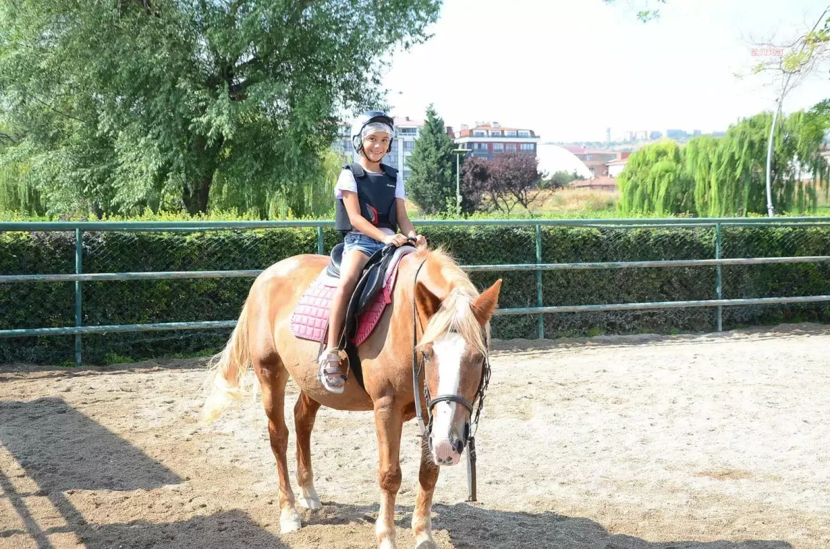 Bozüyük Belediyesi Öğrencileri Eskişehir\'e Gezdirdi