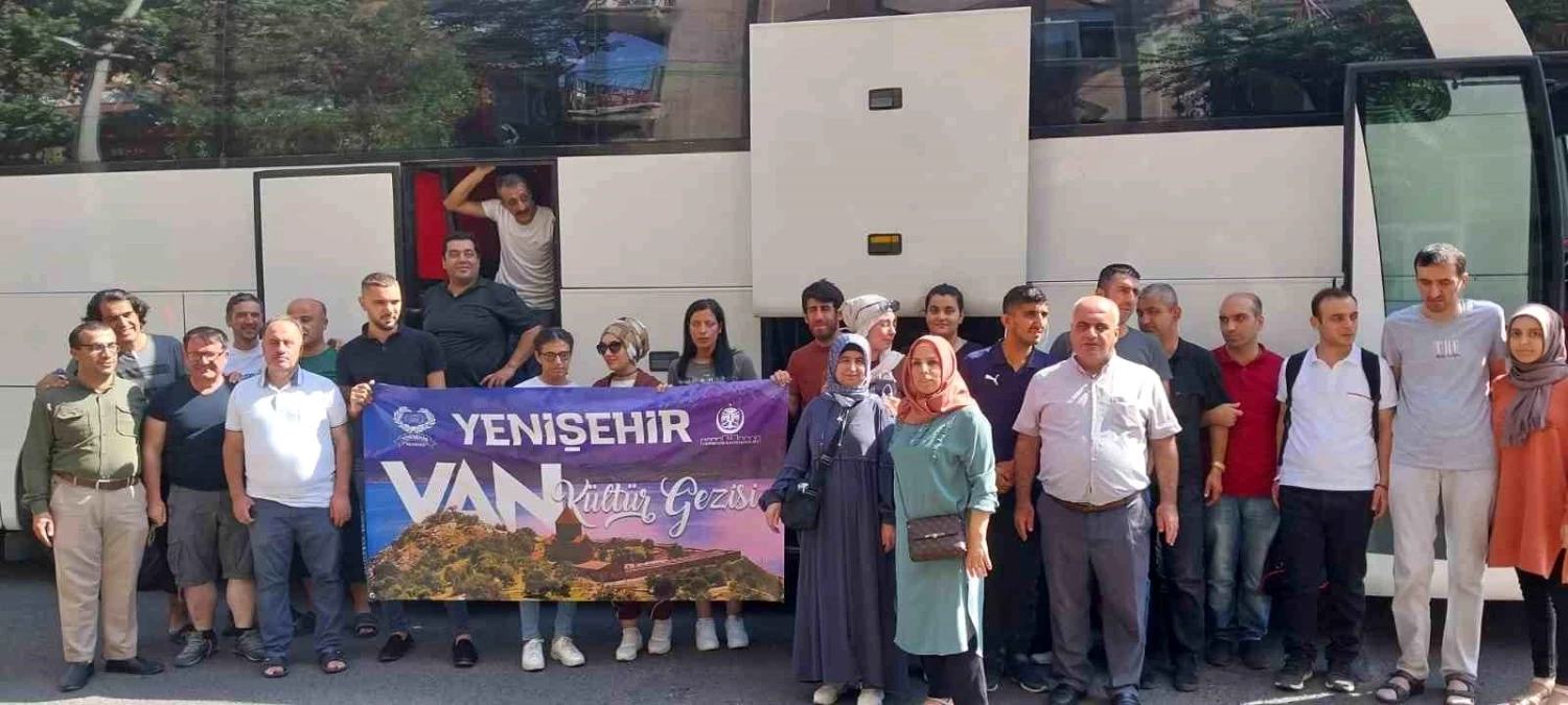 Diyarbakır\'da Görme Engellilere Gezi Desteği