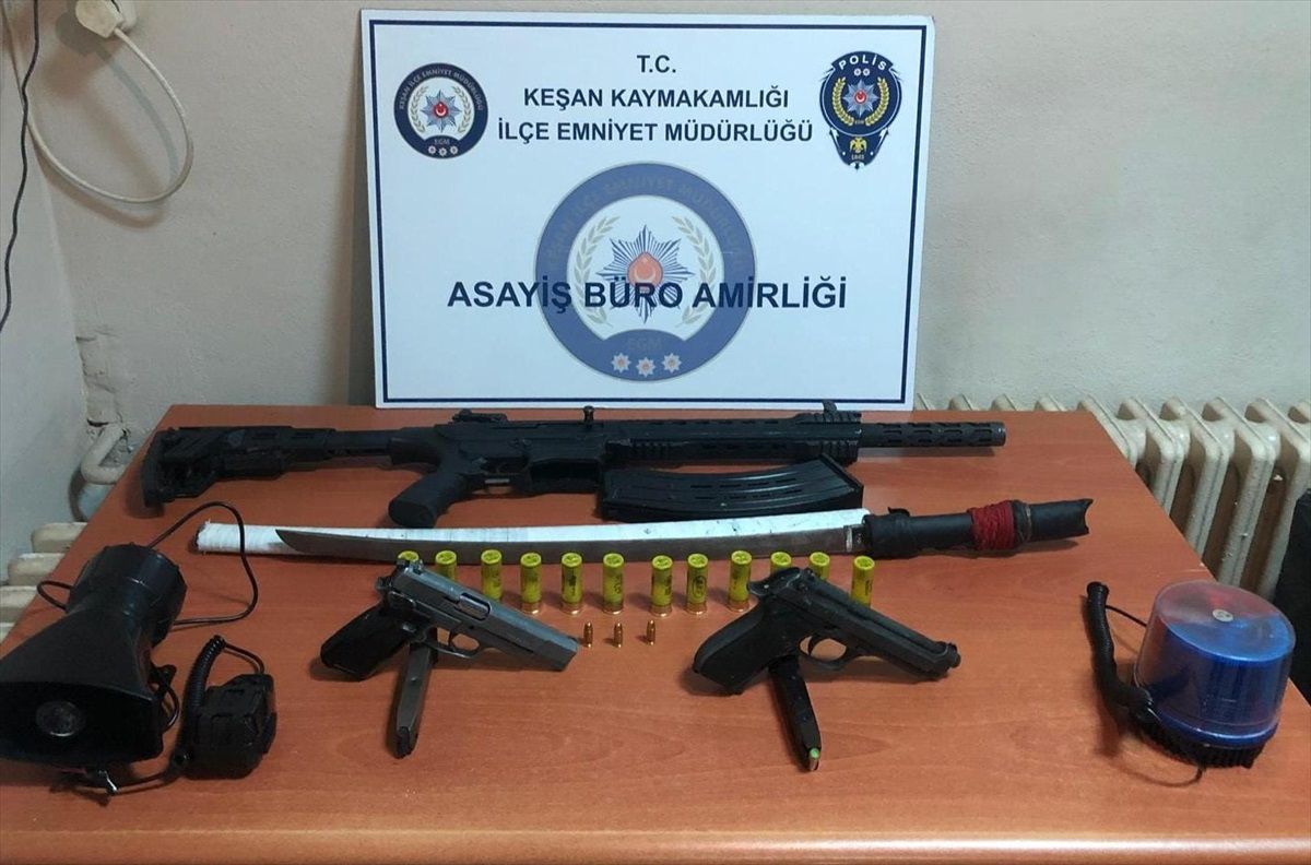 Keşan\'da Kahvehaneye Silahlı Saldırı: 10 Gözaltı
