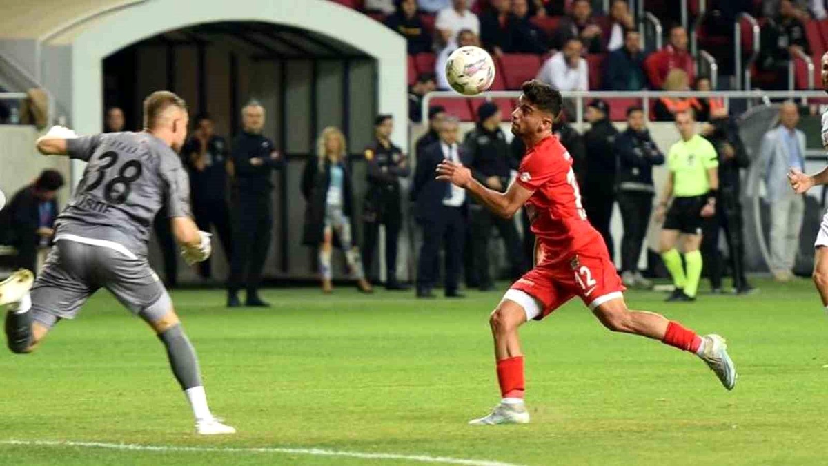Elazığspor, Berşan Yavuzay\'ı transfer etti