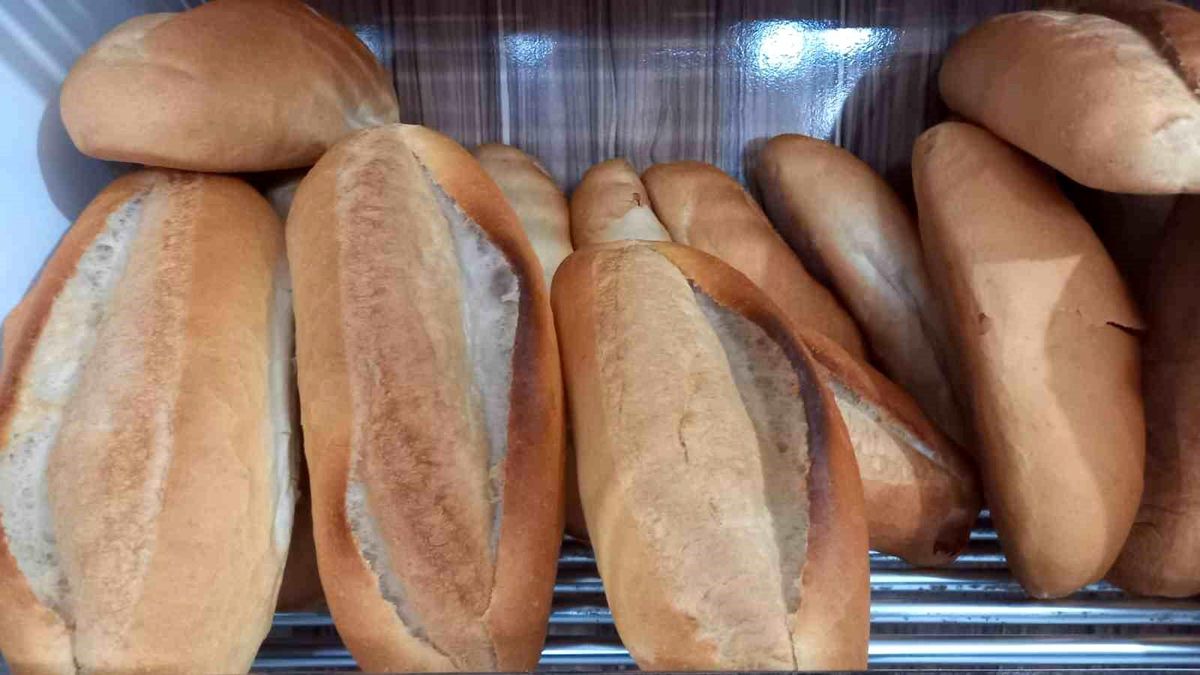 Gediz\'de Ekmek Fiyatları Zamlanarak 7 Liraya Yükseldi