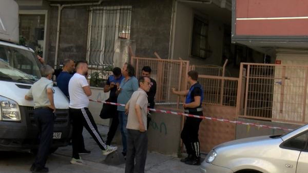 Küçükçekmece\'de İnşaat Kazısı Sırasında Bina Kayması