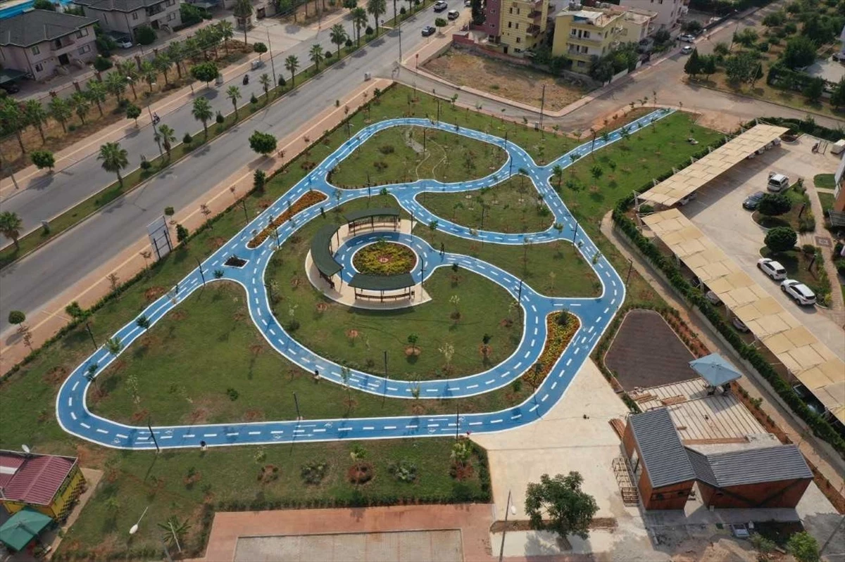 Yenişehir\'de Remziye Günay Eryılmaz Bisiklet Eğitim Parkı Hizmete Açıldı