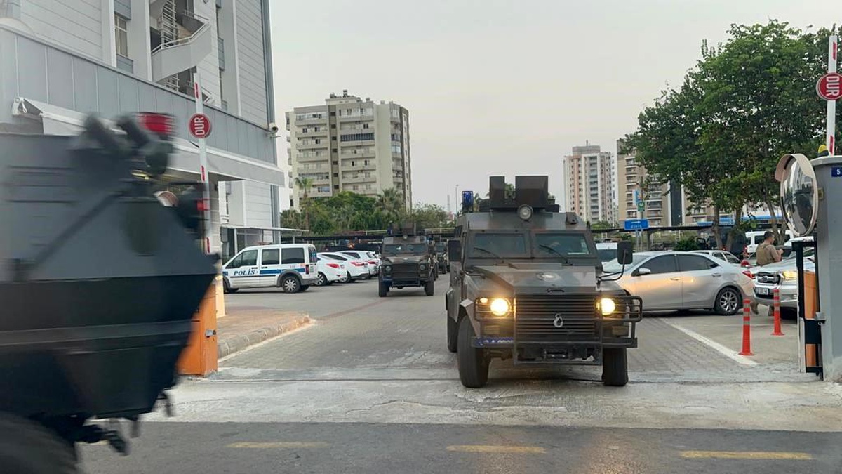 Mersin\'de FETÖ operasyonu: 9 şüpheli yakalandı