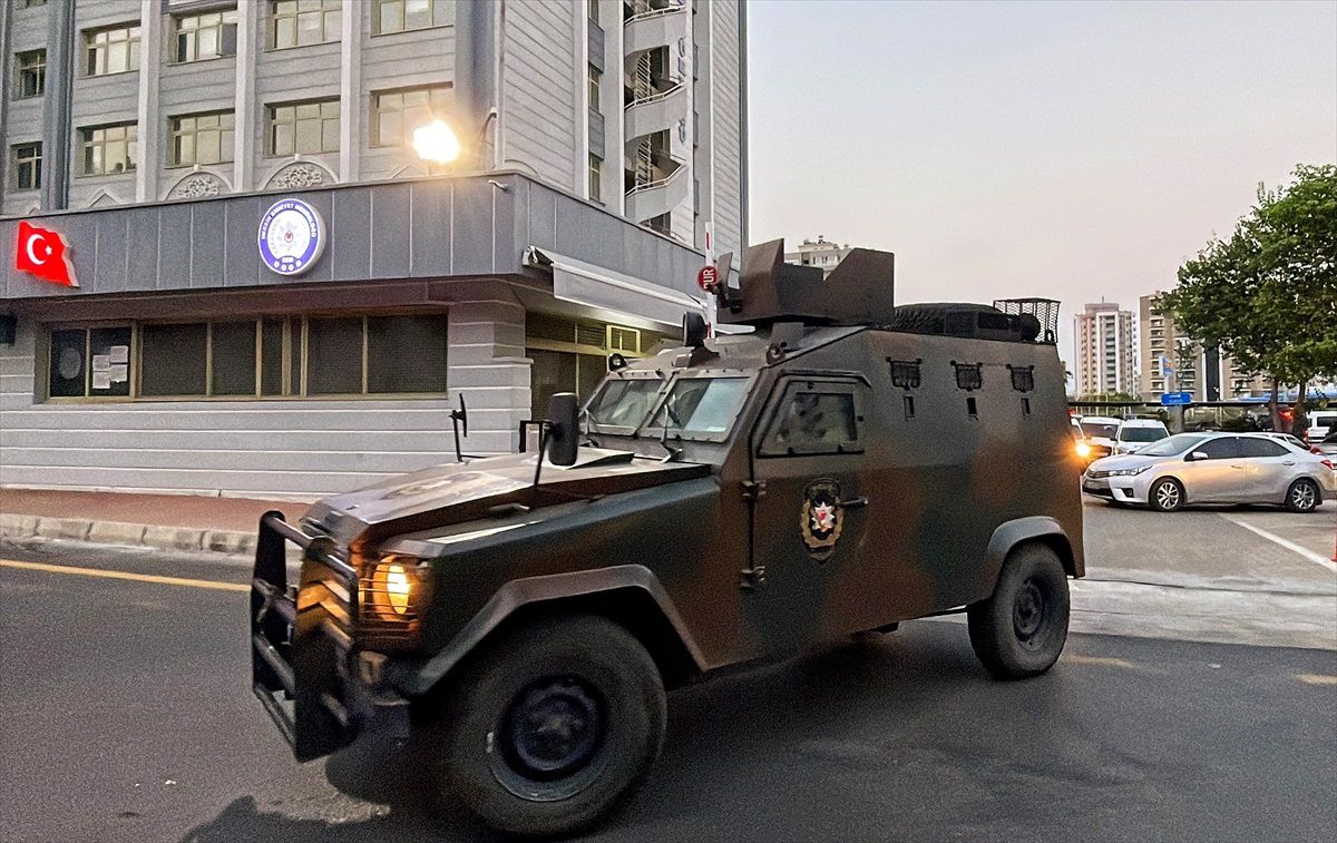 Mersin\'de PKK/KCK\'ya yönelik operasyonda 9 şüpheli gözaltına alındı
