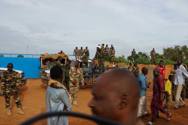 Nijer'de Cunta Destekçileri Fransız Askeri Üssünde Protesto Etti Nijer'de Cunta Destekçileri Fransız Askeri Üssünde Protesto Etti
