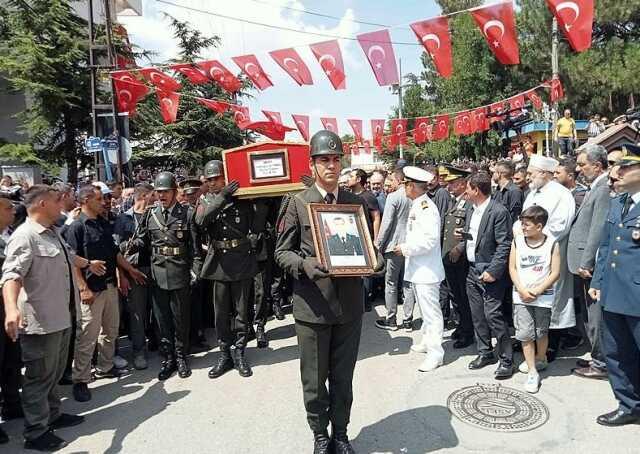 Pençe Kilit operasyonunda şehit olan 6 asker toprağa verildi