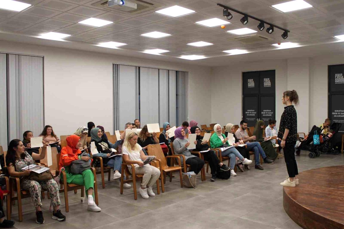 Serdivan Belediyesi Çocuk Akademisi\'nden Velilere Seminerler