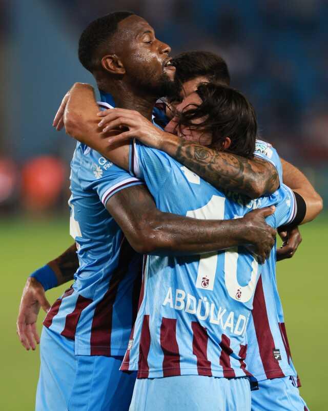 Son Dakika: Süper Lig'de sezonun açılış maçında Trabzonspor, Antalyaspor'u 1-0 mağlup etti.