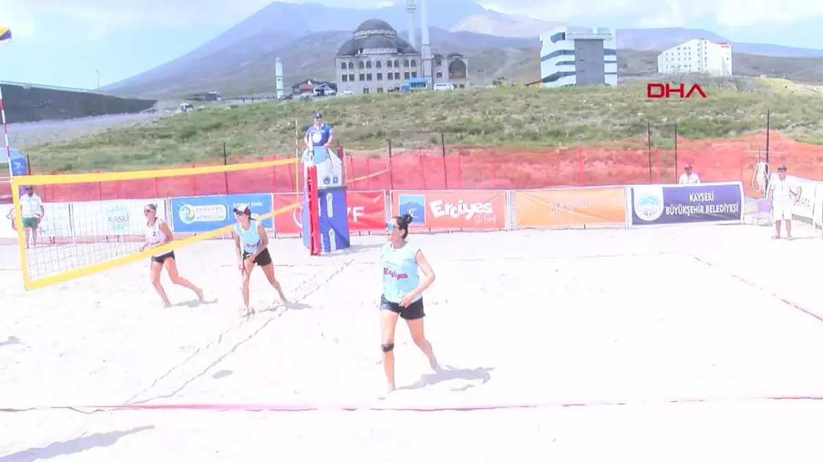 Erciyes Kayak Merkezi'nde Plaj Voleybolu Turnuvası Başladı